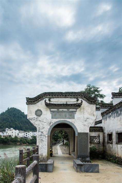 The Ancestral Temple of the Zhou Family: A Serene Escape into Shaoxing's History and Tradition! 