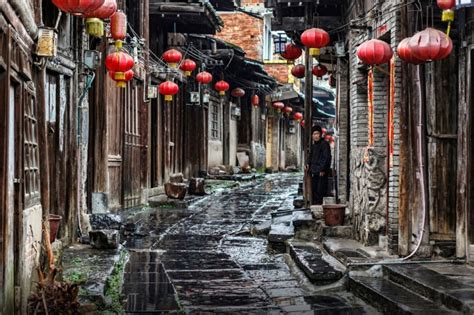 Xihe Ancient Town: A Blast from the Past and Gateway to Cantonese Culture!